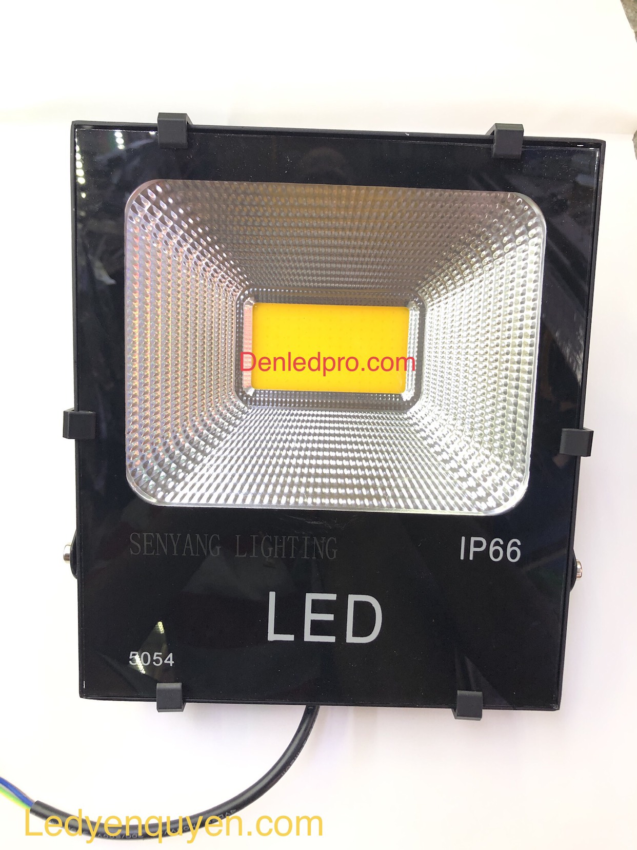 Đèn Pha LED 100W Senyang Light 
